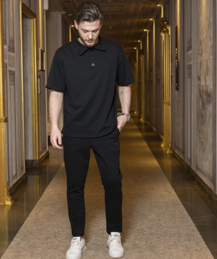 Pich-Black collar outfit