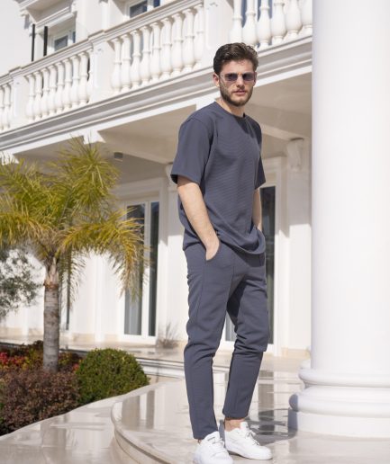 Stale gray half zip outfit