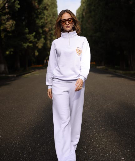 Royal White Half-zip Outfit